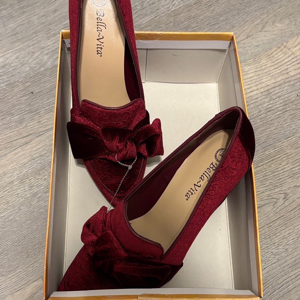 Bella Vita Gala 2 Women's red velour damask heels - Picture 1 of 8